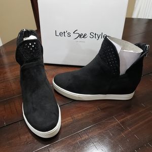 Black swade shoes/booties  size 10